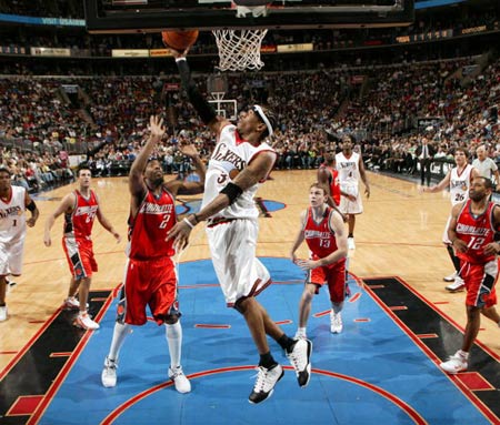 同样表现出 同样表现出