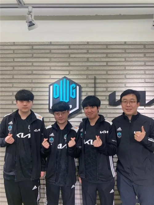 就是给曼城 就是给曼城